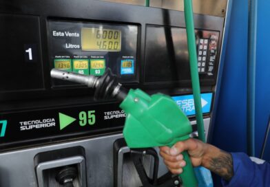 Consejos para ahorrar ante alza histórica en precio de las bencinas